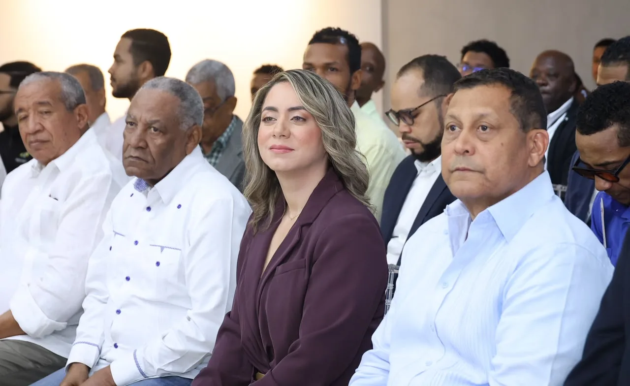 Consulta a hombres del Ministerio de la Mujer llega a Fedomu