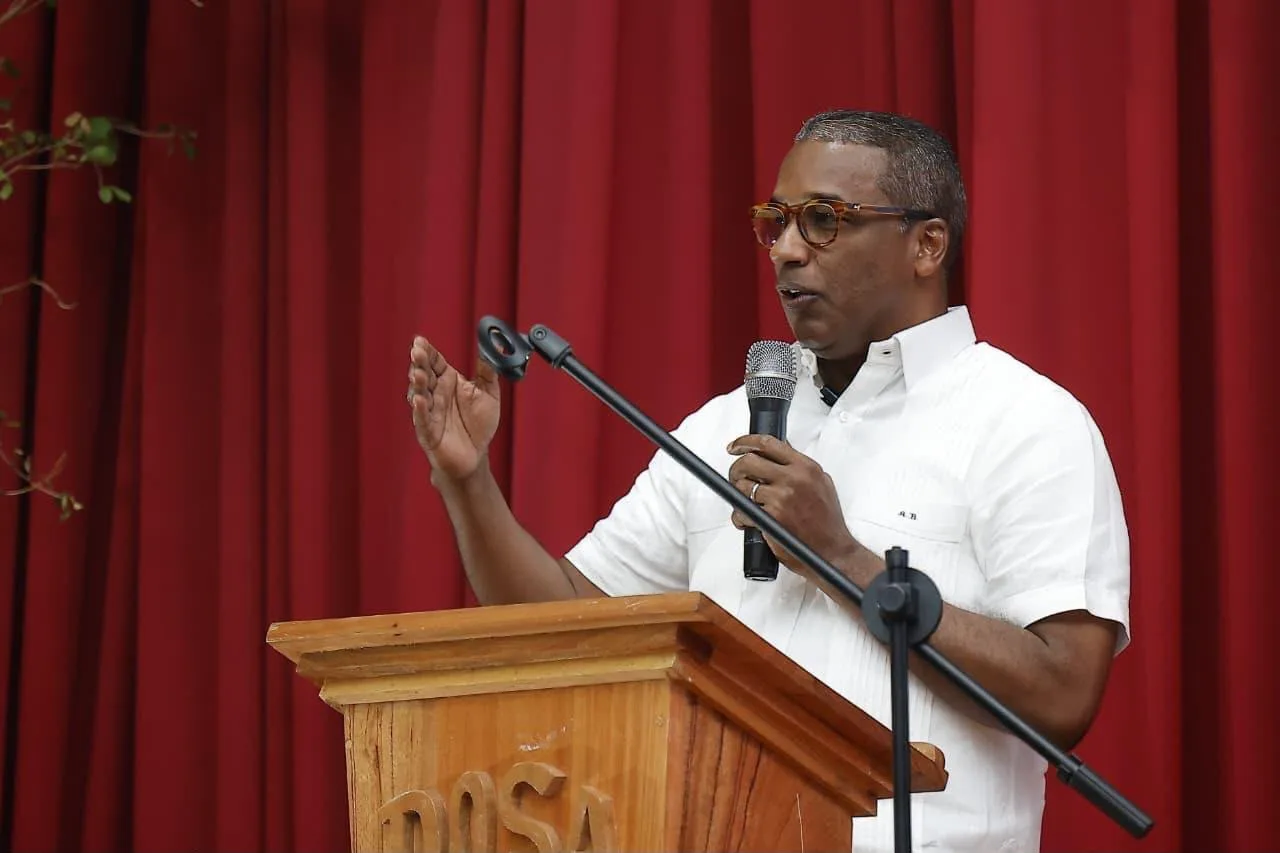 Agustín Burgos fortalece estructura del PRM en La Vega con jornada de formación en comunicación política