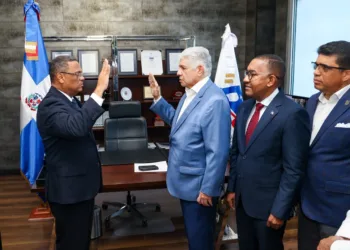 Mérido Torres Espinal asume como nuevo director del Departamento Aeroportuario