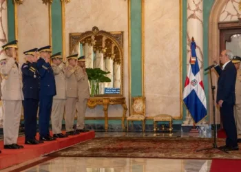 Presidente Luis Abinader toma juramento a nuevos comandantes del Ejército y la Fuerza Aérea y al director de la Policía Nacional