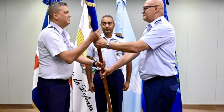 Realizan traspaso de mando y posicionan nuevo director general del CESAC