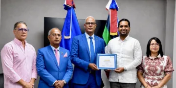 Hermandad de Veteranos recibe certificación del Programa Coopera de Banreservas