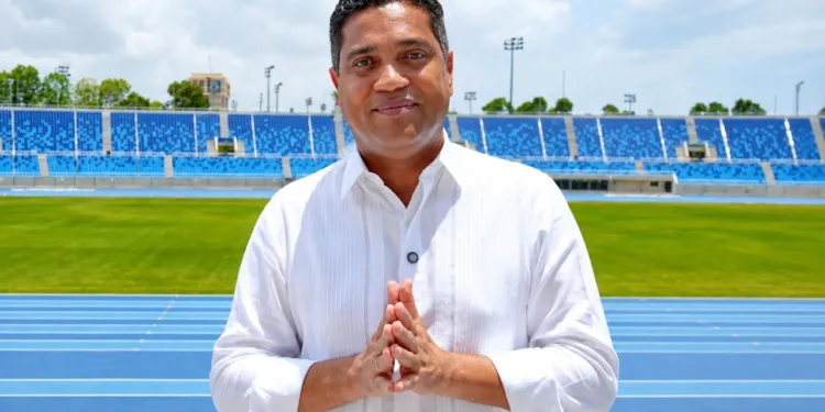 Ministro Kelvin Cruz aclara acceso al Estadio Olímpico Félix Sánchez para atletas de alto rendimiento