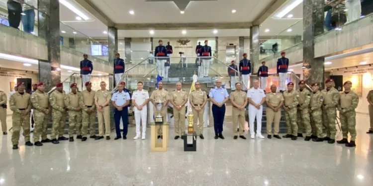 MIDE recibe y condecora a campeones de Fuerza Comando Paraguay 2026 tras histórico primer lugar