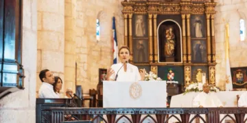 Carolina Mejía conmemora el 528 aniversario de Santo Domingo
