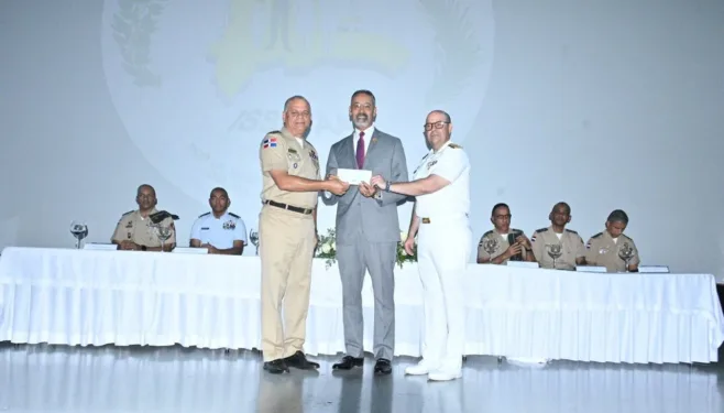 MIDE entrega RD$600 millones por concepto de Sueldo por Año a 327 militares en condición de retiro
