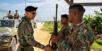 Comandante del Ejército supervisa unidades y puestos fronterizos desde Manzanillo hasta Pedro Santana
