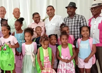 Arsenio Quevedo lleva apoyo educativo a miles de estudiantes de Elías Piña