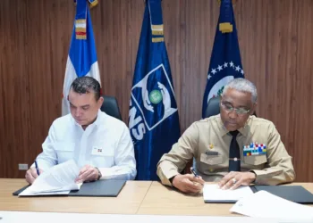 SNS y Armada Dominicana fortalecen cooperación para ampliar y mejorar servicios de salud a militares, sus familias y la comunidad