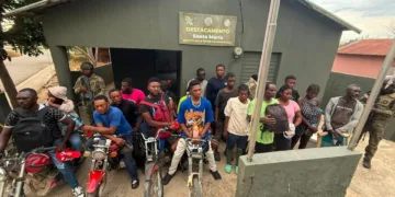 Soldados del Ejército interceptan a 76 nacionales haitianos y ocupan motocicletas en Elías Piña y Dajabón