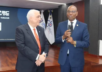 Anuncian apertura de programa de titulación de grado para periodistas en ejercicio