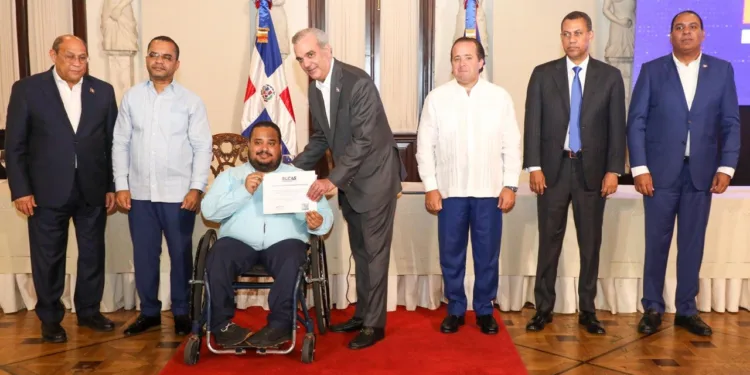 Presidente Abinader transforma la educación digital a través del ITLA entregando más de 36 mil becas tecnológicas