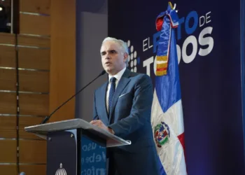 Luis Miguel De Camps instruye aumento de psicólogos y orientadores en escuelas públicas