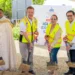 Ministro Ito Bisonó inicia construcción de obras comunitarias y religiosas en Santiago