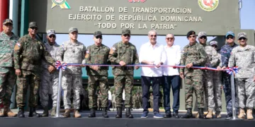 Abinader inaugura moderno batallón de transportación del ejército