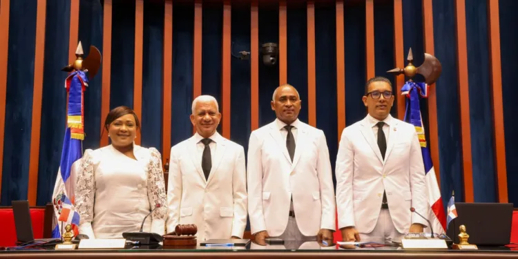 Senado de la República juramenta Bufete Directivo para el período legislativo 2026-2027