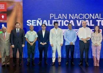 Turismo y RD Vial lanzan plan nacional de señalética turística