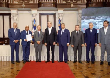 Presidente Abinader: Dejaremos un legado histórico con la entrega de títulos de Parques Nacionales al Estado Dominicano, Bienes Nacionales recibe seis títulos de Montaña La Humeadora y Loma Novillero