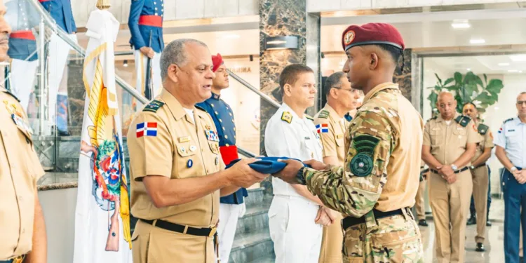 Ministro de Defensa despide equipo dominicano que representará al país en Fuerza Comando Paraguay 2026