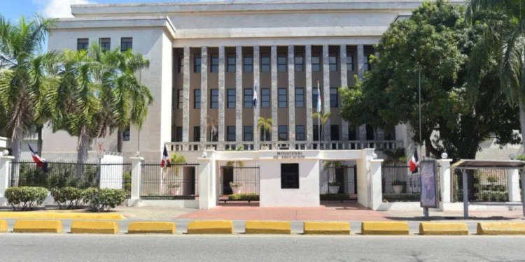 Informe de la UNESCO destaca avances de República Dominicana en acceso, equidad y finalización educativa