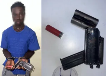 DGM detiene haitiano indocumentado con arma de fabricación casera “chilena” y cartuchos calibre 12