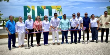 David Collado inaugura parador Fotográfico en Punta Rucia, Puerto Plata