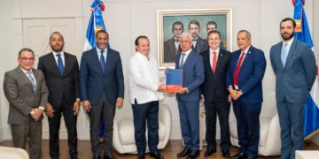Senado recibe anteproyecto para reformar la Ley de Alianzas Público-Privadas