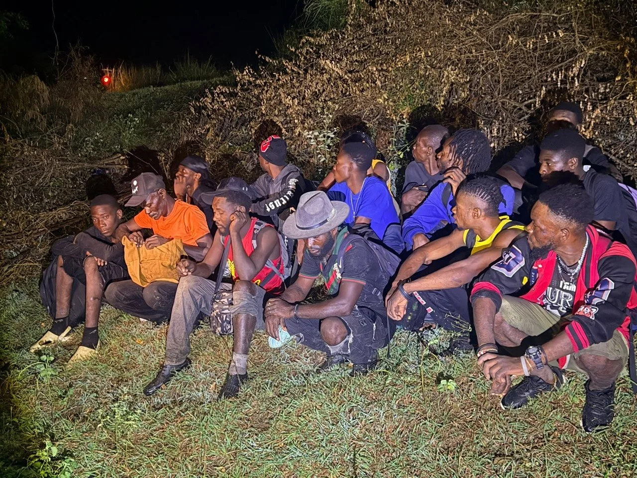 En operativos del Ejército interceptan a 47 migrantes haitianos indocumentados en la zona fronteriza