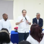 Ministro Víctor Atallah destaca reducción de 82% de los casos de malaria en Azua durante recorrido por DPS