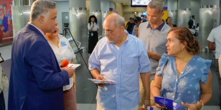 Cámara de Cuentas lleva la transparencia al Metro de Santo Domingo con jornada de acercamiento ciudadano