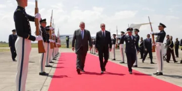 Presidente Abinader llega a Cali para participar en la transición de mando presidencial de Colombia