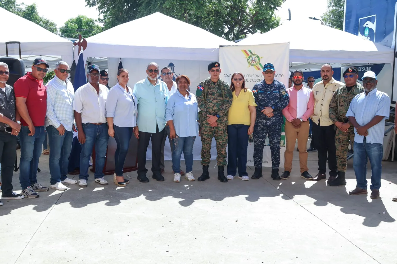 Jornada asistencial de Desarrollo de la Comunidad y Ejército RD beneficia residentes en San Juan