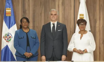 Ministro de Educación juramenta a Xiomara Guante como directora del INAIPI
