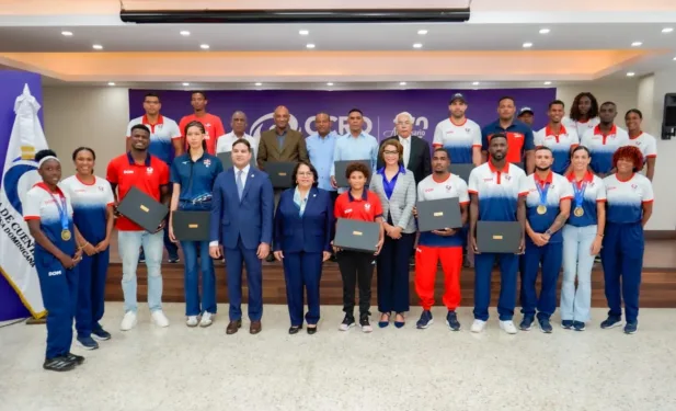 Cámara de Cuentas reconoce a atletas dominicanos medallistas por histórica actuación en Santo Domingo 2026
