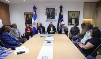 SNS y sociedades médicas coordinan acciones para fortalecer atención materna y neonatal