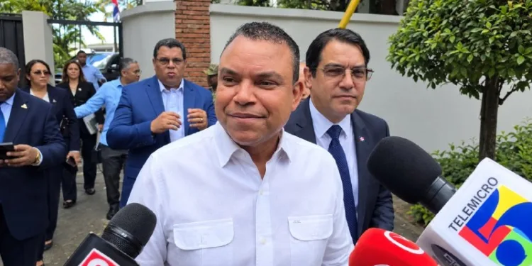 Gobierno proyecta inversión superior a RD$1,000 millones para transformar sistema sanitario de Santiago