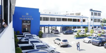 Ministerio de Salud dispone intervención simultánea en ocho hospitales para evaluar atención materno-infantil