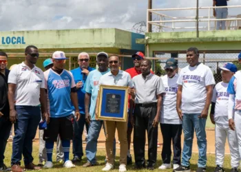 Víctor Pichardo es reconocido por sus aportes al deporte en Sabana Grande de Boyá