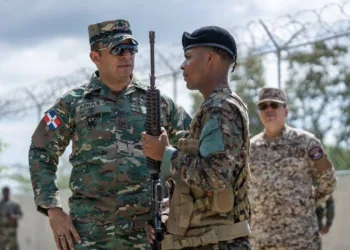 Comandante general del Ejército realiza intensa supervisión operativa de tres días en la frontera