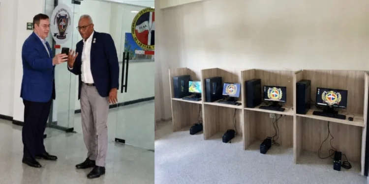 Leskey Industries dona ocho computadoras a la Hermandad de Veteranos