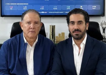 Cazar 3 Publicidad y Electa sellan alianza estratégica e introducen el “Polimercial” en República Dominicana