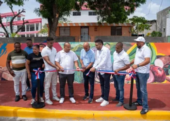 Propeep entrega más de mil metros cuadrados de arte urbano en Vicente Noble y Sabana Yegua