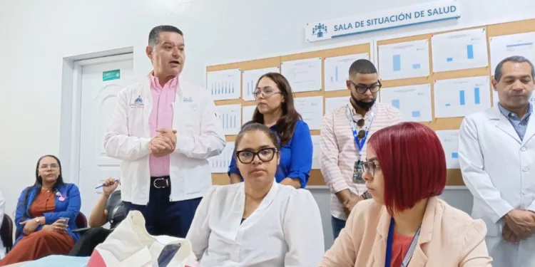 Salud Pública mantiene desplegados cinco equipos especializados para fortalecer atención materna y neonatal en hospitales
