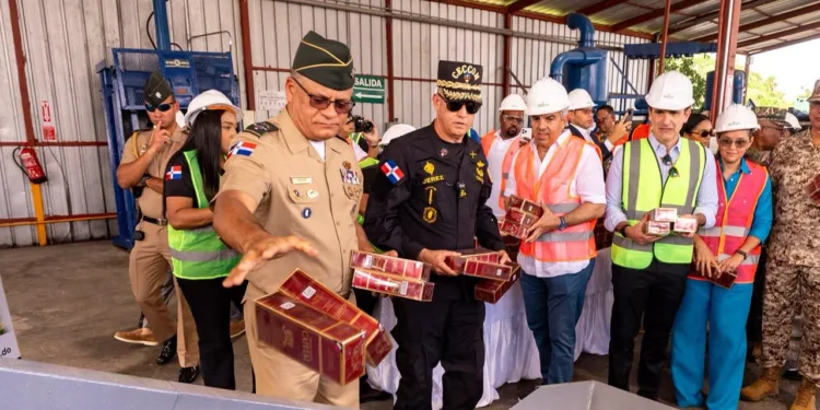 El MICM y el CECCOM incineran más de 28.3 millones de mercancías ilícitas