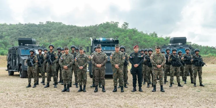 Ministerio de Defensa gradúa cadetes especializados en operaciones tácticas en áreas urbanizadas