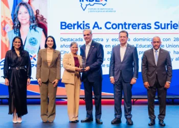 Presidente Luis Abinader reconoce a 14 dominicanos destacados en Estados Unidos mediante el Index