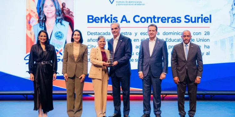 Presidente Luis Abinader reconoce a 14 dominicanos destacados en Estados Unidos mediante el Index