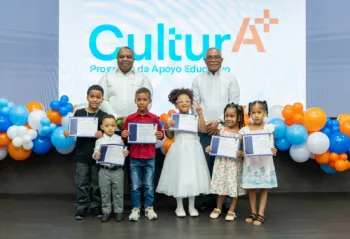 Cooperativa La Telefónica reconoce a 101 estudiantes con bonos educativos por su excelencia académica