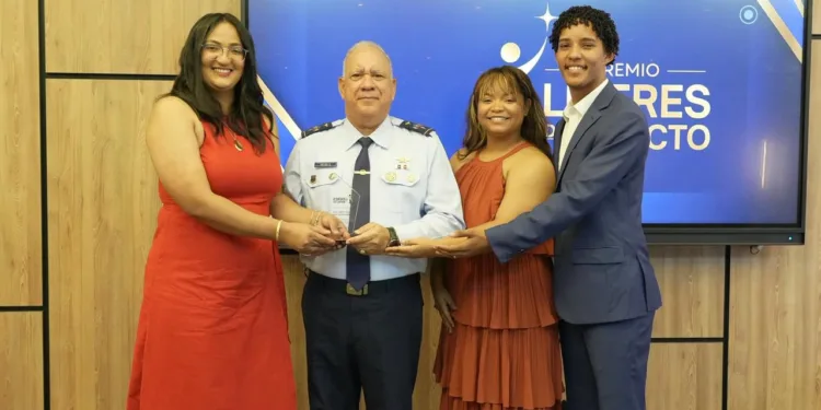 DIGEV destaca liderazgo y participación de sus estudiantes en primera edición del Premio Líderes de Impacto 2026
