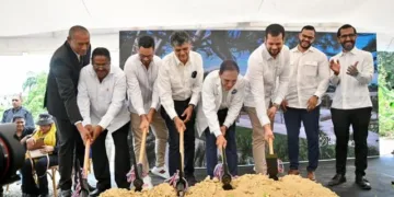 Para cuando “Ya no hay nada más que hacer”, el Dr. Cruz Jiminián da primer picazo para el Hospital de la Dignidad